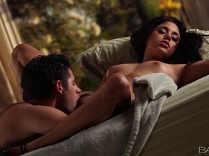 Страстный романтический секс молодой испанской пары