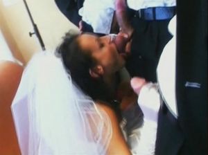 Невесту выебали в две дырки на свадьбе