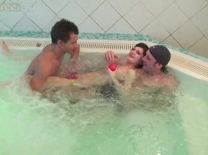 Жаркий секс русских студентов в сауне